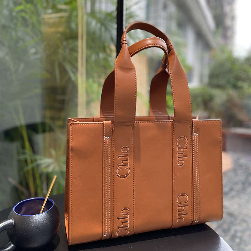 top fashion tote bag shoulder women bag new women's handbag the designer totes men leather crossbody messenger luxury shopping handbags Purse cross body wallets
top fashion tote bag shoulder women bag new women's handbag the designer totes men leather crossbody messenger luxury shopping handbags Purse cross body wallets