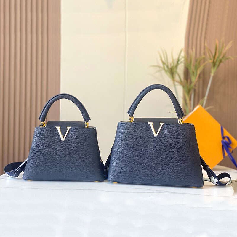 Fashion Capucines Handbags Purse Women Crossbody Bags Solid Color Shoulder Bags Real Leather Gold Hardware Alligator Pattern Brand Letters High Quality, 00
Fashion Capucines Handbags Purse Women Crossbody Bags Solid Color Shoulder Bags Real Leather Gold Hardware Alligator Pattern Brand Letters High Quality, 00