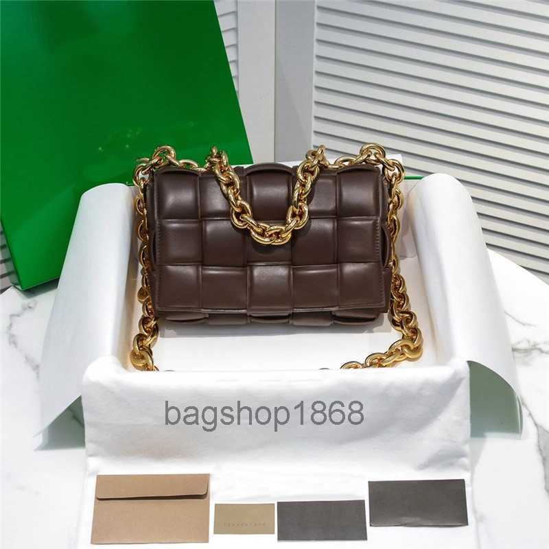 Designer Luxury Shoulder Bags Cassette Padded Intrecciato Glossed leather Ivory Leather Bag 7A Quality, 25
Designer Luxury Shoulder Bags Cassette Padded Intrecciato Glossed leather Ivory Leather Bag 7A Quality, 25