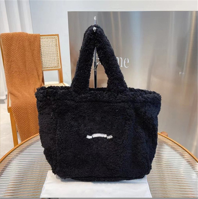 Terry Tote Bag Enameled Metal Triangle Logo Soft Terrycloth Pouch Shopping Bags Luxury Designer Women's Pattern Print Handbags Re-nylon Lining, Black
Terry Tote Bag Enameled Metal Triangle Logo Soft Terrycloth Pouch Shopping Bags Luxury Designer Women's Pattern Print Handbags Re-nylon Lining, Black