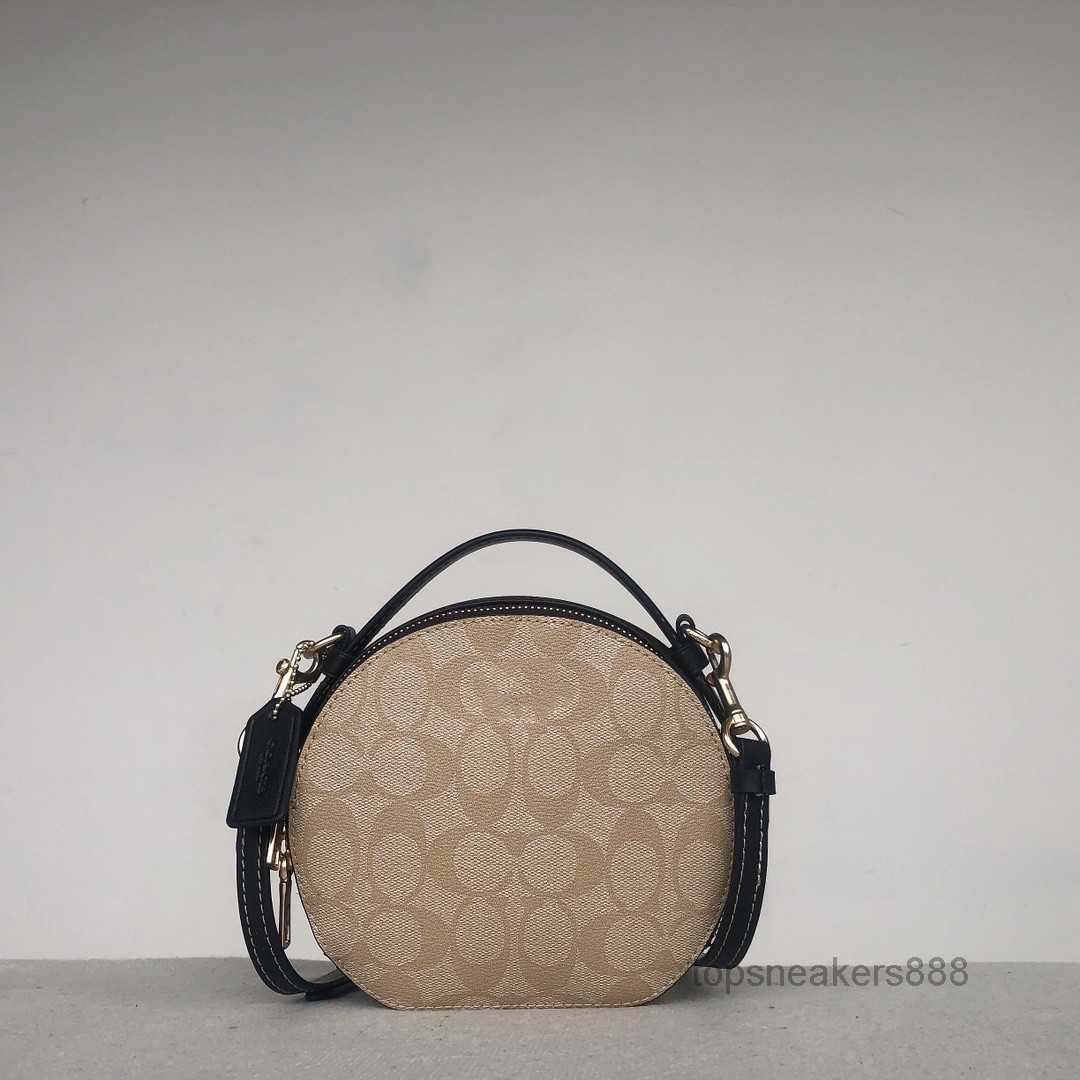 Evening Bags Classic Shoulder Bags Luxury Designer Bags Totes Crossbody Round Zip Compartments, White
Evening Bags Classic Shoulder Bags Luxury Designer Bags Totes Crossbody Round Zip Compartments, White
