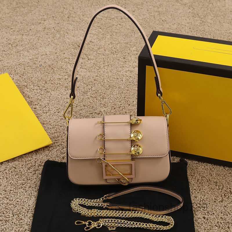 Evening Bags Shoulder Brooch Baguette Bag Crossbody Bags Chain Women Real leather Lady Handbag Purse High quality jointly-designed RemovablM
Evening Bags Shoulder Brooch Baguette Bag Crossbody Bags Chain Women Real leather Lady Handbag Purse High quality jointly-designed RemovablM