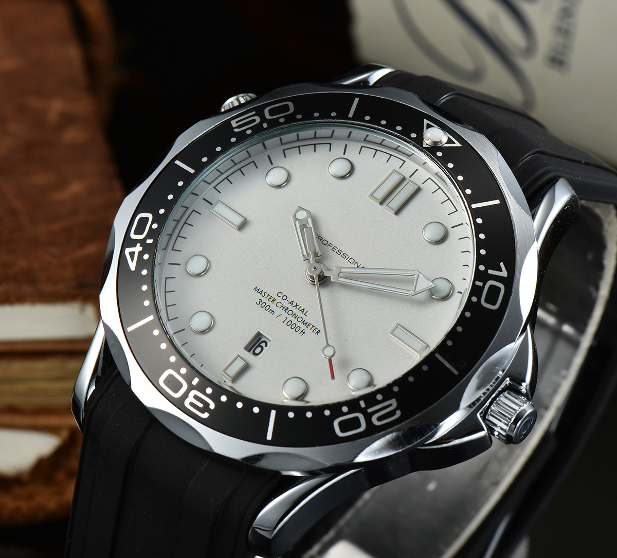 Men Top Luxury Brand Quartz Watches Battery Powered Alloy Case Blue Black Silicone Strap AAA Luxury Watch Montre De Luxe Man Wristwatches, Box
Men Top Luxury Brand Quartz Watches Battery Powered Alloy Case Blue Black Silicone Strap AAA Luxury Watch Montre De Luxe Man Wristwatches, Box