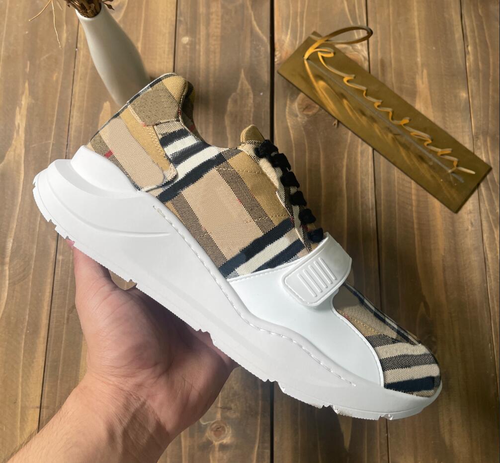 Designer shoes Sneakers Striped Vintage Sneaker Men Women Platform Casual Shoes Season Shades Flats Trainers Brand Classic Outdoor Shoe with box size 35-46
Designer shoes Sneakers Striped Vintage Sneaker Men Women Platform Casual Shoes Season Shades Flats Trainers Brand Classic Outdoor Shoe with box size 35-46