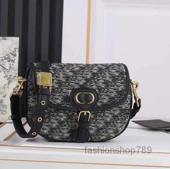 Evening Bags Designer Classic Shoulder Bags Handbag Cowhide Genuine Leather Flap High Quality Half-moon Messenger Letter Wallet Women's CroM
Evening Bags Designer Classic Shoulder Bags Handbag Cowhide Genuine Leather Flap High Quality Half-moon Messenger Letter Wallet Women's CroM