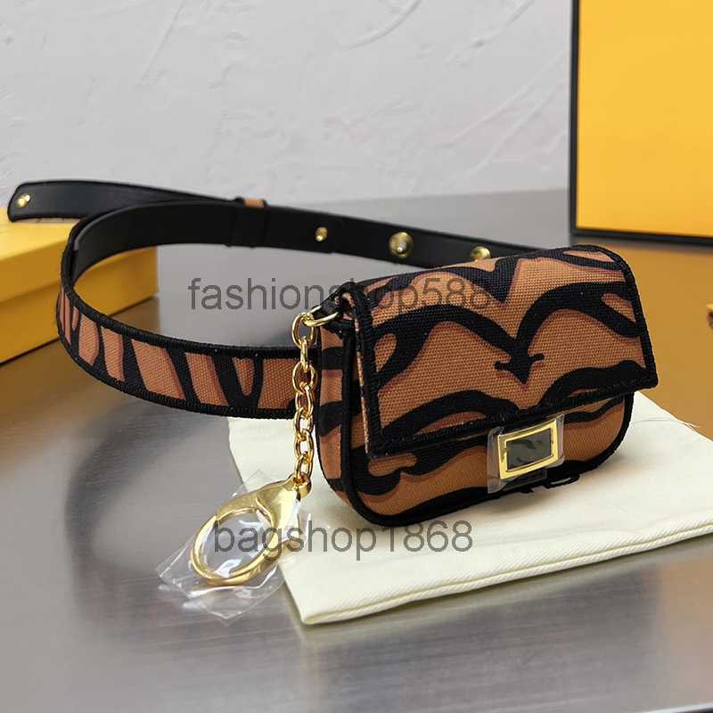Designer Women Mini Waist Shoulder Bag Italy Roma Brand Nano Printed Canvas Coin Purse Lady Tiger Skin Print Ornamental Luxurys wallet
Designer Women Mini Waist Shoulder Bag Italy Roma Brand Nano Printed Canvas Coin Purse Lady Tiger Skin Print Ornamental Luxurys wallet