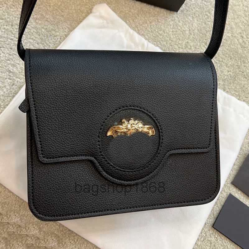 Flip Medusa Crossbody Bag Women Shoulder Bags Handbag Purse Head Portrait Hasp Hardware Genuine Leather Adjustable Strap High Quality Plain Flap Pochettes, Black
Flip Medusa Crossbody Bag Women Shoulder Bags Handbag Purse Head Portrait Hasp Hardware Genuine Leather Adjustable Strap High Quality Plain Flap Pochettes, Black