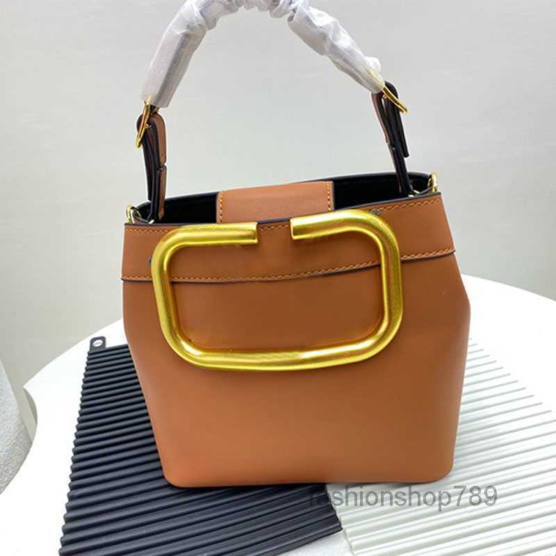 Evening Bags Bag High Quality Tote Women Cross Body Bags Shoulder Handbag Golden Letter Magnetic Buckle Flap Metal Hardware Removable ShoulM
Evening Bags Bag High Quality Tote Women Cross Body Bags Shoulder Handbag Golden Letter Magnetic Buckle Flap Metal Hardware Removable ShoulM