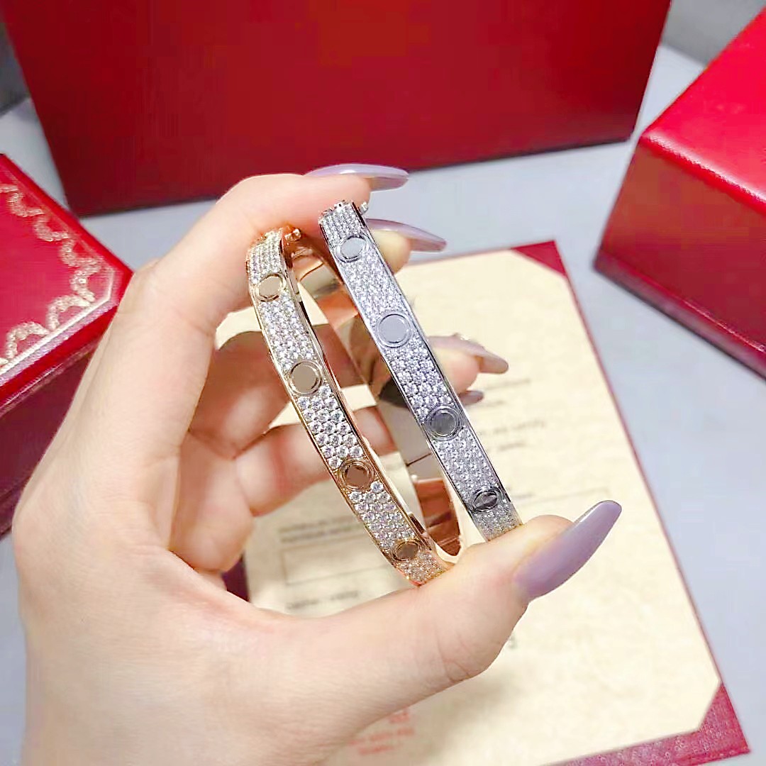 Fashion Designer Women's tennis diamond torque bangle Bracelets Classic Screwdriver bangle Unisex Valentine's Day Wedding Gifts 18K Gold Jewelry
Fashion Designer Women's tennis diamond torque bangle Bracelets Classic Screwdriver bangle Unisex Valentine's Day Wedding Gifts 18K Gold Jewelry