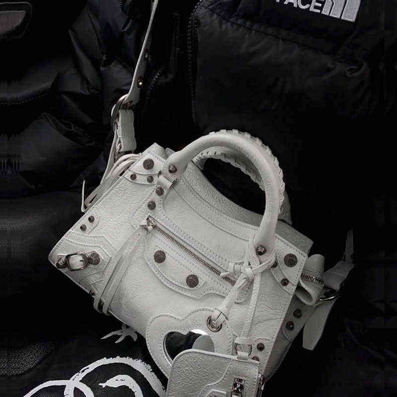 Leather Bags womens Motorcycle Bag Handbag Leather Rivet Straddle Fashion tote portable Mens, Blue 
Leather Bags womens Motorcycle Bag Handbag Leather Rivet Straddle Fashion tote portable Mens, Blue