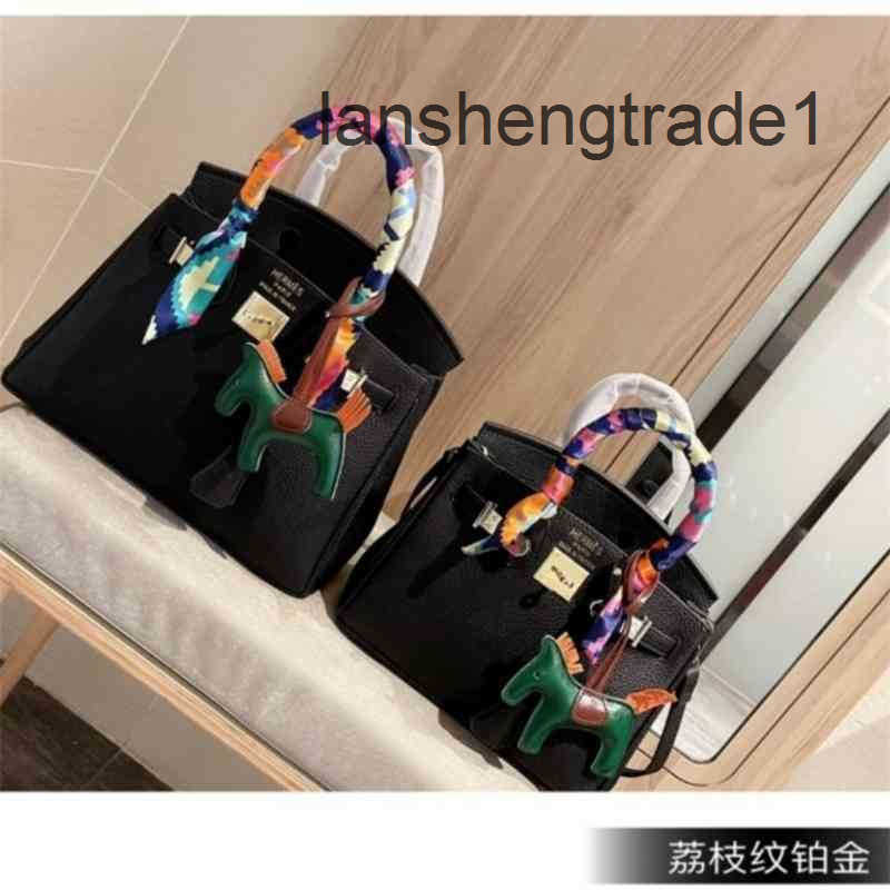 Designer Luxurys High Quality Bag Hemes Cowhide Berkin For Womens Handmade Wallet Fashion Letters H Togo Handbags Kely Purse Leather Black 25 35 The Totes Bags VTC3, Sky blue
Designer Luxurys High Quality Bag Hemes Cowhide Berkin For Womens Handmade Wallet Fashion Letters H Togo Handbags Kely Purse Leather Black 25 35 The Totes Bags VTC3, Sky blue