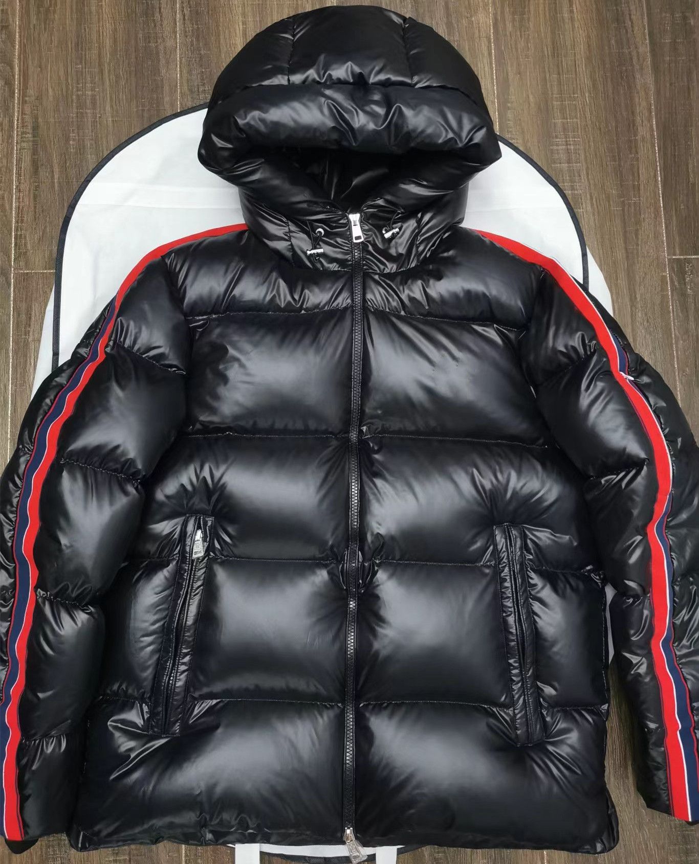 Mens Jacket Winter puffer Top quality designer Down jackets 22 The Latest Jacket Women Coat Parka Overcoat design Thick Warm Hooded Windbreaker clothing
Mens Jacket Winter puffer Top quality designer Down jackets 22 The Latest Jacket Women Coat Parka Overcoat design Thick Warm Hooded Windbreaker clothing