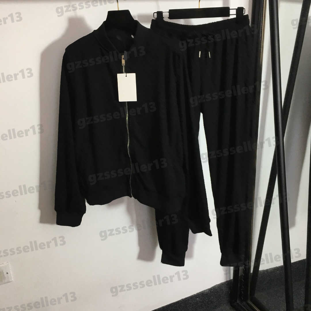 Womens Tracksuit Luxury Designer Autumn Women Clothing Brand Tracksuits Two Piece Sets Jacquard Fabric Zipper Jacket And Elastic Waist Casual Pants, 17
Womens Tracksuit Luxury Designer Autumn Women Clothing Brand Tracksuits Two Piece Sets Jacquard Fabric Zipper Jacket And Elastic Waist Casual Pants, 17