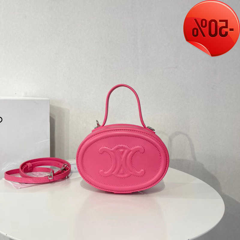 Designer Bag 2022 New Small Round Triumphal Arch Pig Nose Moon Cake Bag Fashion Mini One Shoulder Hand Factory Direct Sale, White
Designer Bag 2022 New Small Round Triumphal Arch Pig Nose Moon Cake Bag Fashion Mini One Shoulder Hand Factory Direct Sale, White