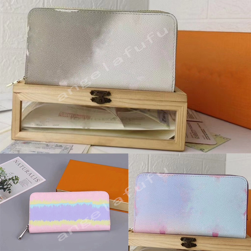 2022 new quality-High designer wallets purses Holders leather fashion cross-wallet men's card pocket bag European style brand Holders England Business Casual, No:06
2022 new quality-High designer wallets purses Holders leather fashion cross-wallet men's card pocket bag European style brand Holders England Business Casual, No:06