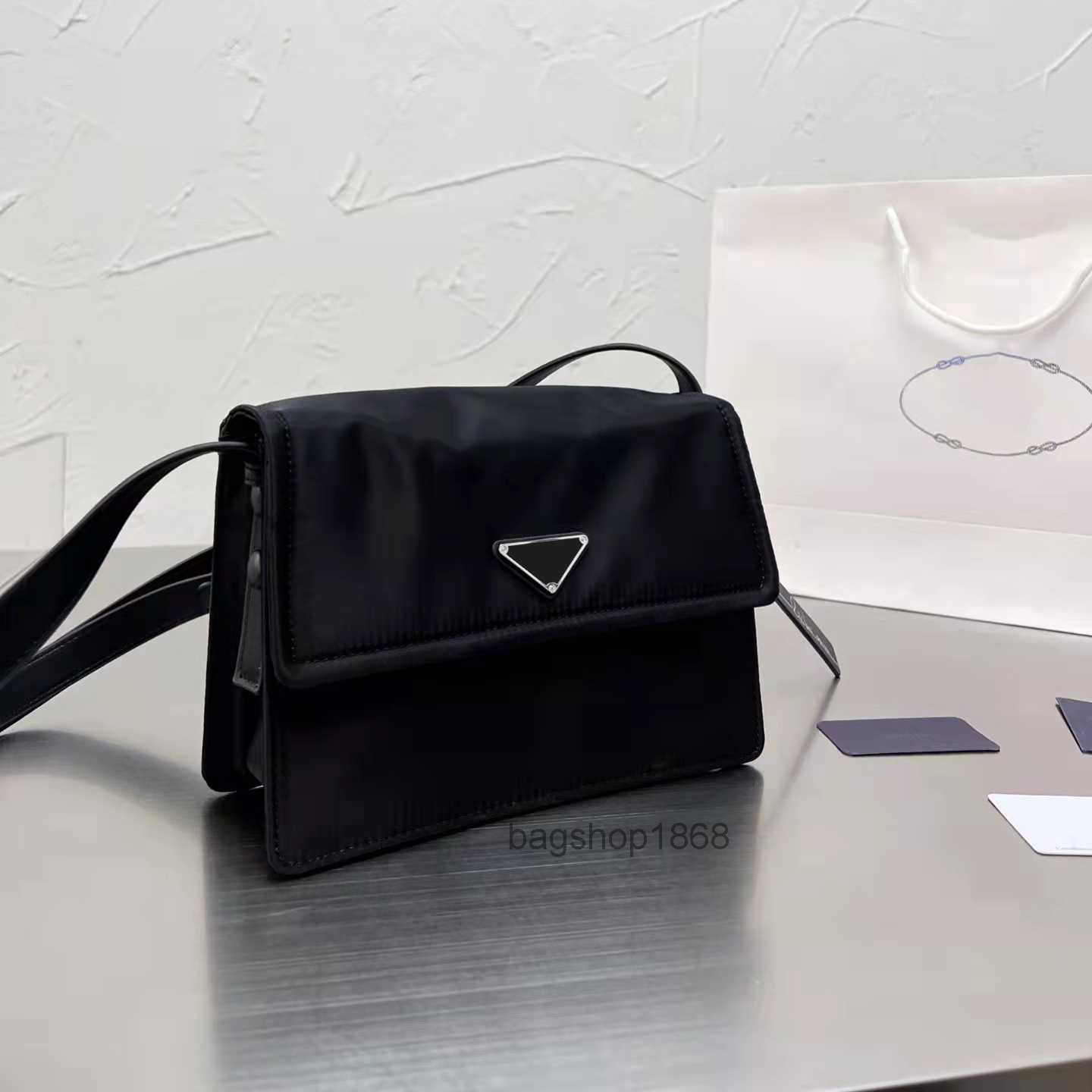 5A quality luxury designers bags Shoulder Bags MessengerBags Fashion postman bag for men women nylon waterproof material simple exquisite and practical good, Black
5A quality luxury designers bags Shoulder Bags MessengerBags Fashion postman bag for men women nylon waterproof material simple exquisite and practical good, Black