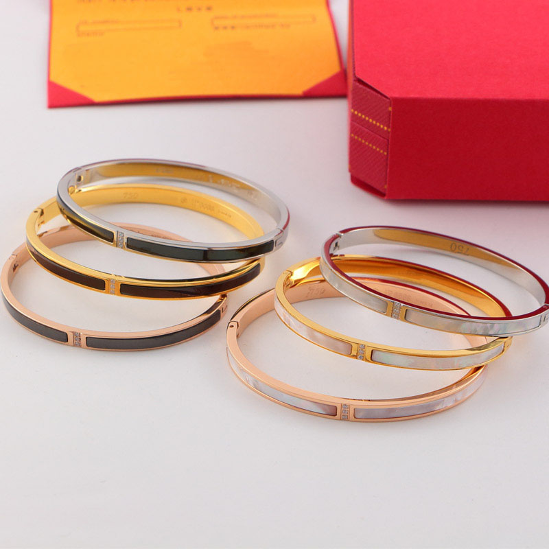 Fashion Design white fritillary shell inlaid with three diamonds Bracelet Gold Rose Black Stainless Steel Bracelets Bangles For Men Women Best Bracelet Gift
Fashion Design white fritillary shell inlaid with three diamonds Bracelet Gold Rose Black Stainless Steel Bracelets Bangles For Men Women Best Bracelet Gift