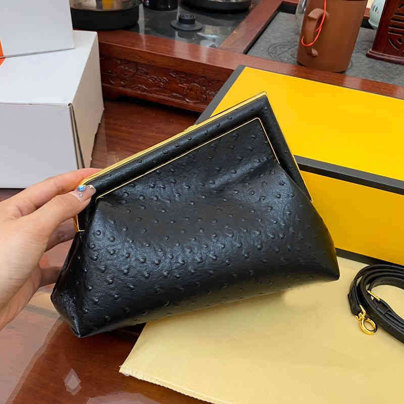 Fendyity baguette Luxuries designers bag Fendace womens high quality totes designer crossbody handbags women the tote bags onthego purses wallet woman handbag AF, No bag
Fendyity baguette Luxuries designers bag Fendace womens high quality totes designer crossbody handbags women the tote bags onthego purses wallet woman handbag AF, No bag