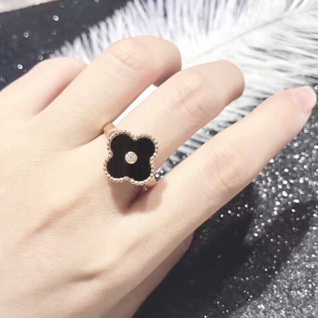 18k4 leaf grass womens ring charming designer ring color pearl shell girl christmas gift for valentines day 316l stainless steel jewelry
18k4 leaf grass womens ring charming designer ring color pearl shell girl christmas gift for valentines day 316l stainless steel jewelry