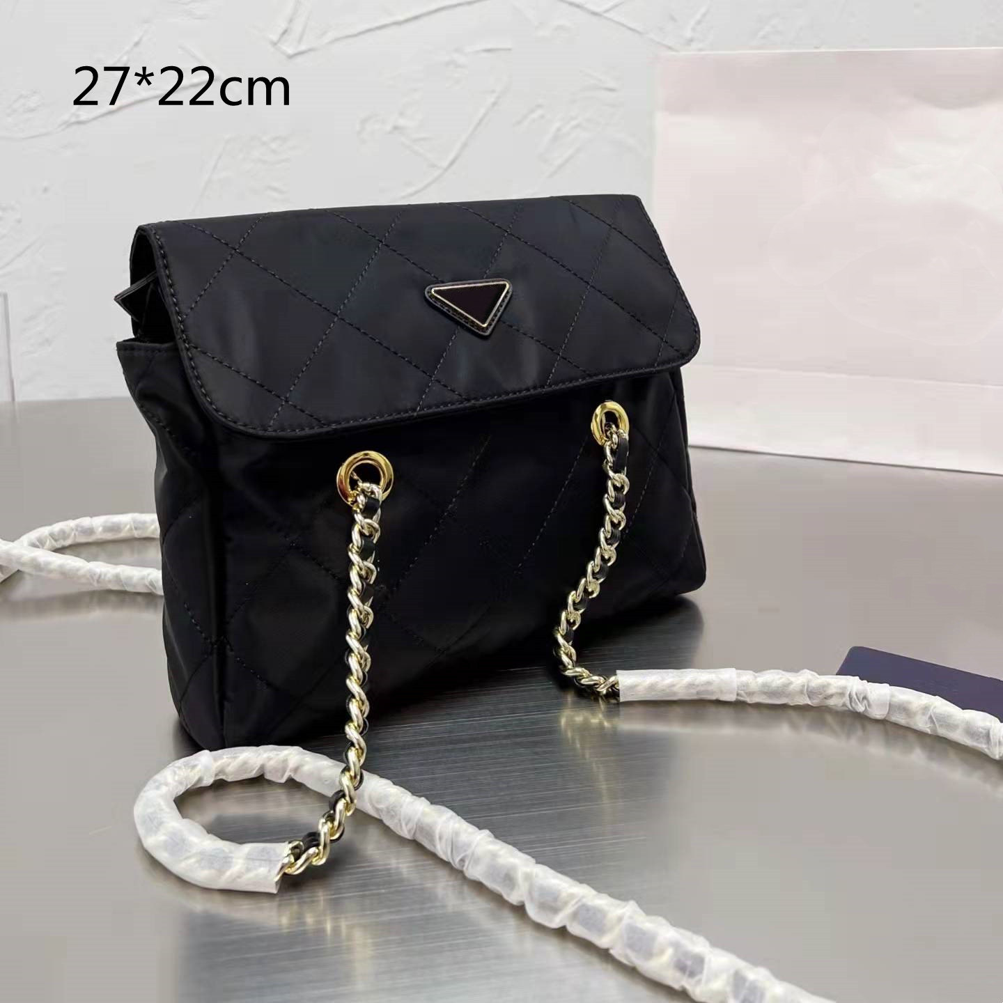 Woman Diamond Shoulder Bags designer chain bag crossbody tote bag luxurys handbag Triangle Pattern fashion Envelope Purses Chains 5A, Box(could get damaged)
Woman Diamond Shoulder Bags designer chain bag crossbody tote bag luxurys handbag Triangle Pattern fashion Envelope Purses Chains 5A, Box(could get damaged)