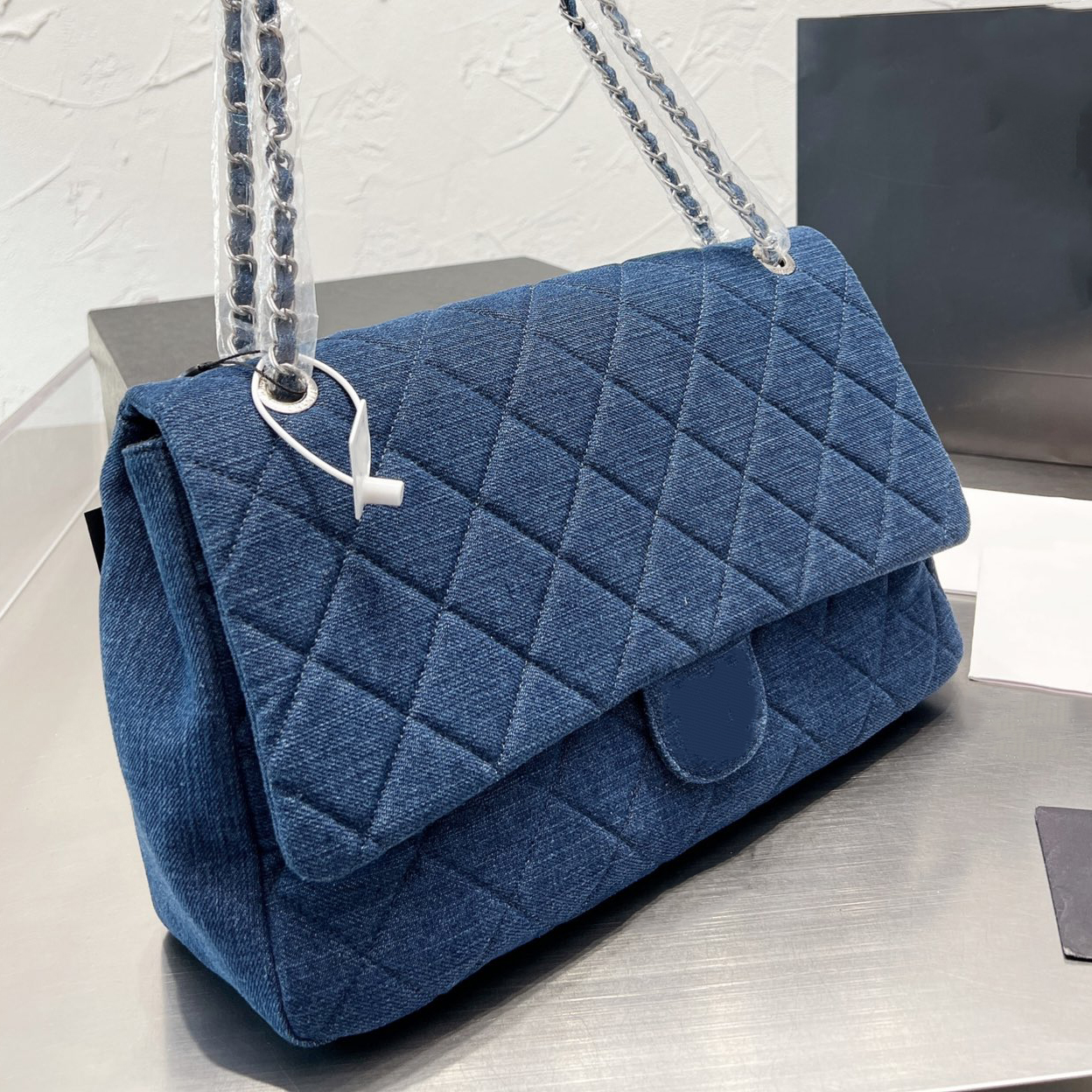 Womens Jumbo Quilted Flap Bag Denim Lambskin Silver Hardware Diamond Check Metal Leather Chain Outdoor Large Capacity Shoulder Crossbody Designer Handbags 35x25C, Box
Womens Jumbo Quilted Flap Bag Denim Lambskin Silver Hardware Diamond Check Metal Leather Chain Outdoor Large Capacity Shoulder Crossbody Designer Handbags 35x25C, Box