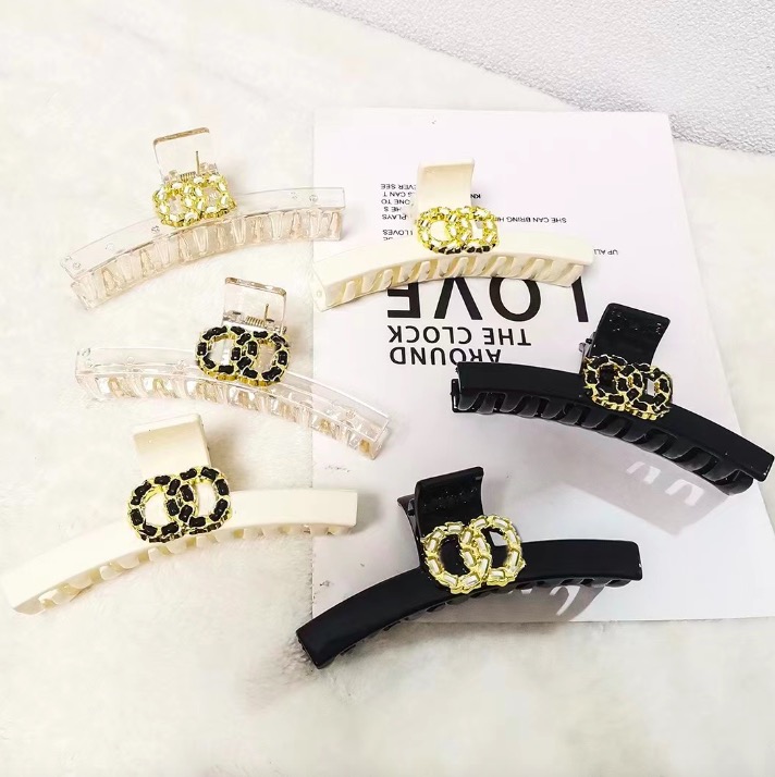 Fashion Black White Hollow Geometric Clips Acrylic Hair Claw Cross Hairclip Headband Hairpin Hair Crab Women Hair Accessories
Fashion Black White Hollow Geometric Clips Acrylic Hair Claw Cross Hairclip Headband Hairpin Hair Crab Women Hair Accessories