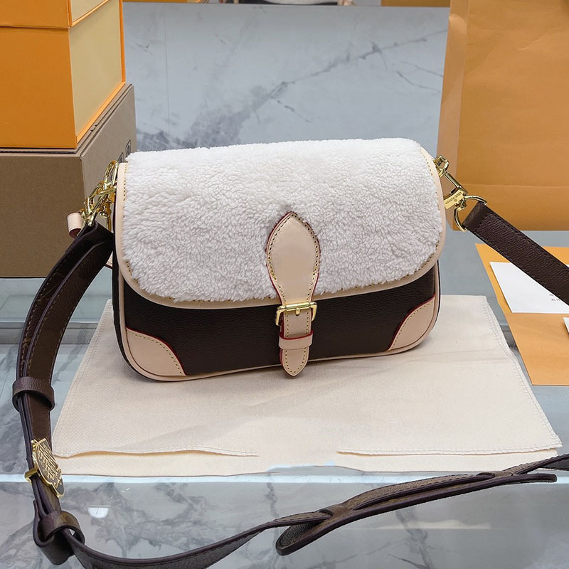 Leather Shoulder Crossbody Bag Designer Women Handbags Brand luxury Messenger Purse Classic Vintage Wallet Brown Flower Chain Hand Bag
Leather Shoulder Crossbody Bag Designer Women Handbags Brand luxury Messenger Purse Classic Vintage Wallet Brown Flower Chain Hand Bag