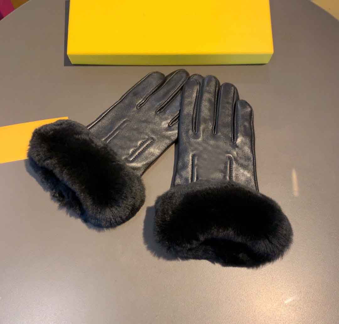 Luxury Rabbit Hair Sheepskin Gloves Letter Embroidered Lambskin Glove Women Outdoor Drive Warm Mittens Touch Screen Gloves
Luxury Rabbit Hair Sheepskin Gloves Letter Embroidered Lambskin Glove Women Outdoor Drive Warm Mittens Touch Screen Gloves