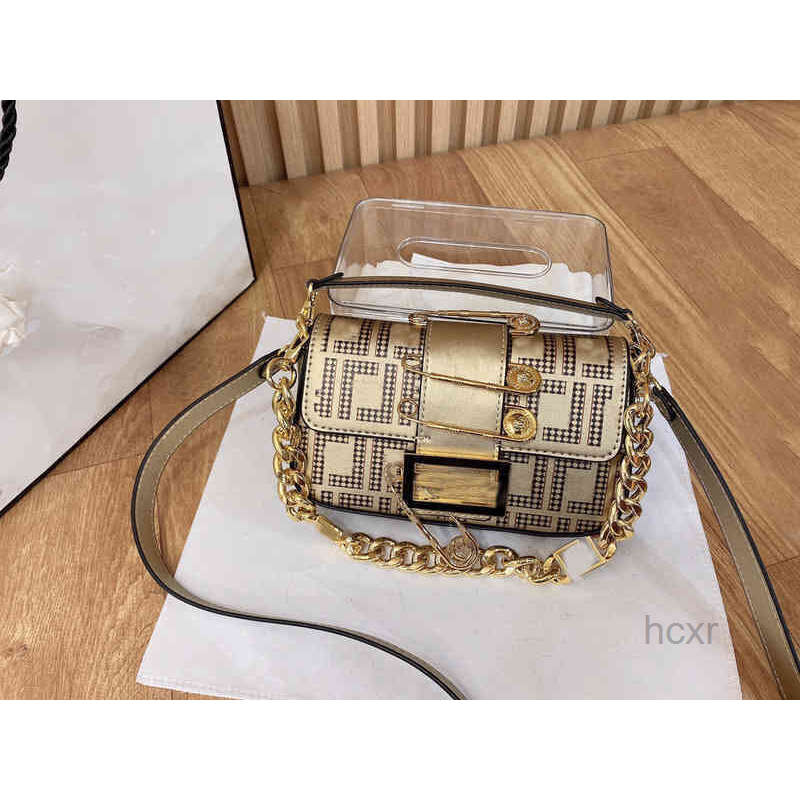 Shoulder Bags Pin Baguette Chain bag Crossbody Letter Axillary Plain Leather Thread Hasp Hardware Highs Quality Fashion Lady Wallet, Gold
Shoulder Bags Pin Baguette Chain bag Crossbody Letter Axillary Plain Leather Thread Hasp Hardware Highs Quality Fashion Lady Wallet, Gold
