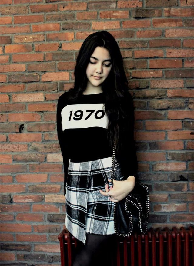 Womens Sweaters Street Snap Fashion Knitwear Fall 1970 Digital Print Ladies Color Contrast Sweater