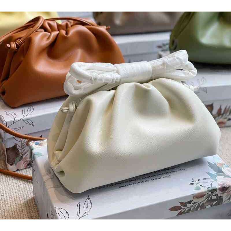 Handbags Designer Cloud Women's Genuine Leather bag Underarm Net Red One Shoulder Slanting Cow fashion Bag, Black small 21 x 15
Handbags Designer Cloud Women's Genuine Leather bag Underarm Net Red One Shoulder Slanting Cow fashion Bag, Black small 21 x 15