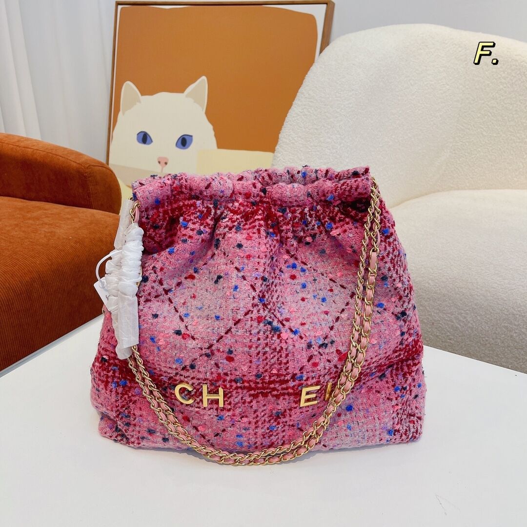 shopping Totes Designer 22A Vintage Women Bags Solid Color Designer woolen Bag Large Capacity Handbag Golden Pendant Chain C
shopping Totes Designer 22A Vintage Women Bags Solid Color Designer woolen Bag Large Capacity Handbag Golden Pendant Chain C