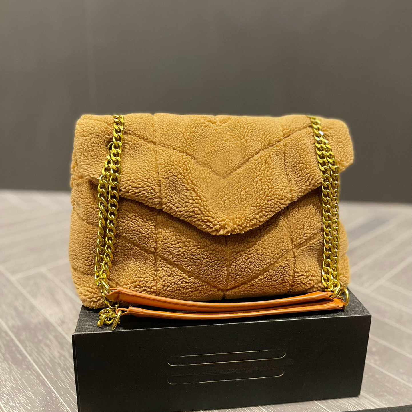 Flap bag Quality Ladies TOP Luxurys designers 2022 handbag Women fashion mother handbags portable bags cossbody totes Girl Brand letter shoulder wallet, No bags
Flap bag Quality Ladies TOP Luxurys designers 2022 handbag Women fashion mother handbags portable bags cossbody totes Girl Brand letter shoulder wallet, No bags