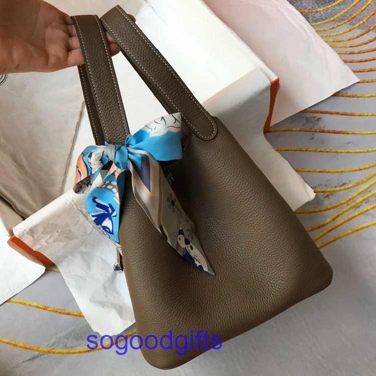 H Handbag Women's Designer Bags Genuine Leather Picotn Lock Handbags Tote Bag Vegetable Basket Women's Bag Fashion Large Pn 7lca, Elephant grey silver buckle 22cm
H Handbag Women's Designer Bags Genuine Leather Picotn Lock Handbags Tote Bag Vegetable Basket Women's Bag Fashion Large Pn 7lca, Elephant grey silver buckle 22cm