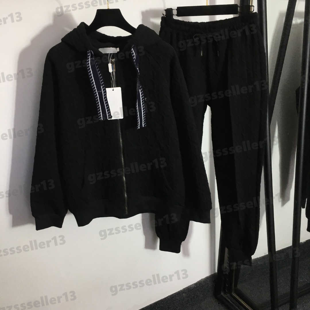 Womens Tracksuit Luxury Designer Autumn Women Clothing Brand Tracksuits Two Piece Sets Classic Logo Zippered Jacket And Casual Pants Size S- 0912, 17
Womens Tracksuit Luxury Designer Autumn Women Clothing Brand Tracksuits Two Piece Sets Classic Logo Zippered Jacket And Casual Pants Size S- 0912, 17