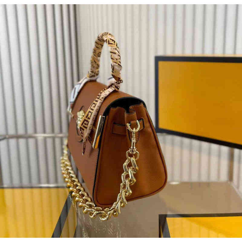 Cross Body bag 2022 brand F new type thick Medusa bag hand held beauty head flip chain double belt single shoulder Bags, 00
Cross Body bag 2022 brand F new type thick Medusa bag hand held beauty head flip chain double belt single shoulder Bags, 00