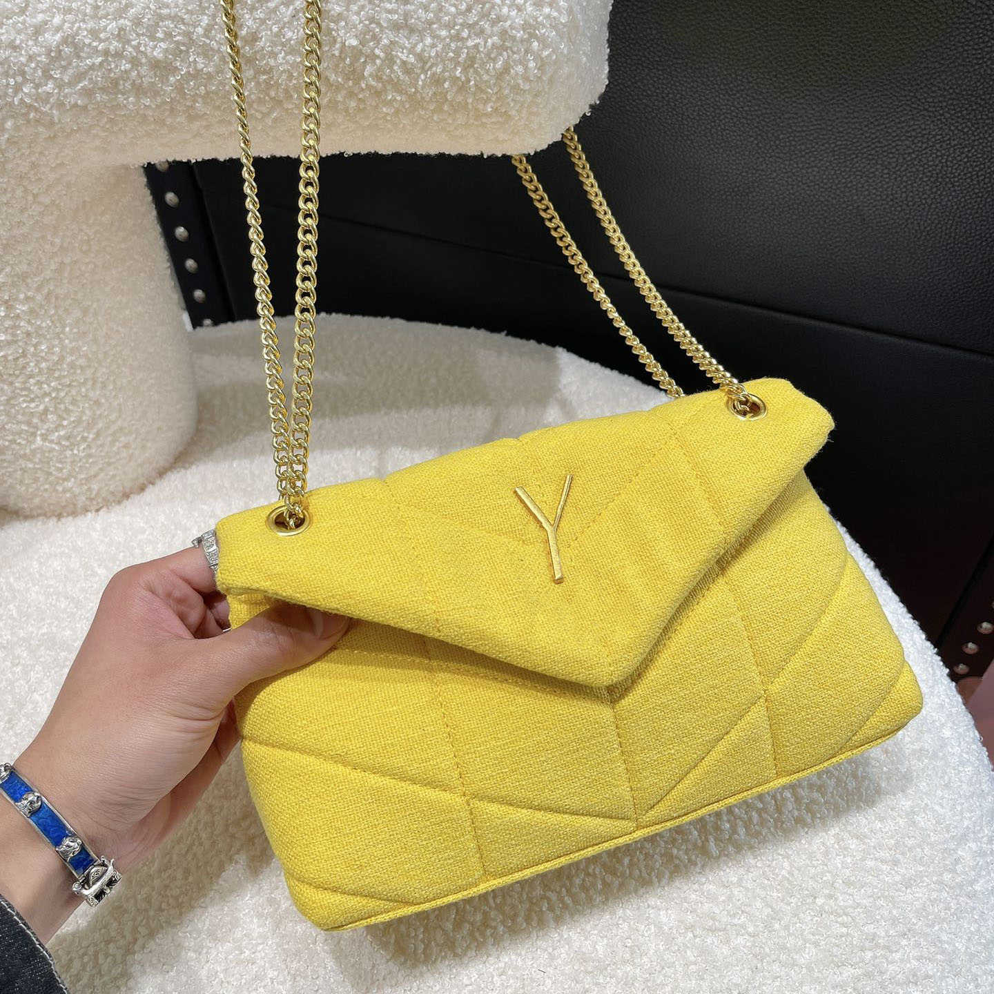 22S Classic Flap Shoulder Bag Top Fabric Yellow Envelope Diamond Check Quilted Chain Metal Letter Embellished Crossbody Bag French Luxury Designer Ladies Handbags
22S Classic Flap Shoulder Bag Top Fabric Yellow Envelope Diamond Check Quilted Chain Metal Letter Embellished Crossbody Bag French Luxury Designer Ladies Handbags