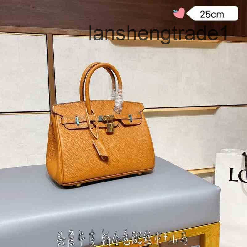 Designer Luxurys High Quality Bag Hemes Cowhide Berkin For Womens Handmade Wallet Fashion Letters H Togo Handbags Kely Purse Leather Black 25 35 The Totes Bags 6MX6, Light brown
Designer Luxurys High Quality Bag Hemes Cowhide Berkin For Womens Handmade Wallet Fashion Letters H Togo Handbags Kely Purse Leather Black 25 35 The Totes Bags 6MX6, Light brown