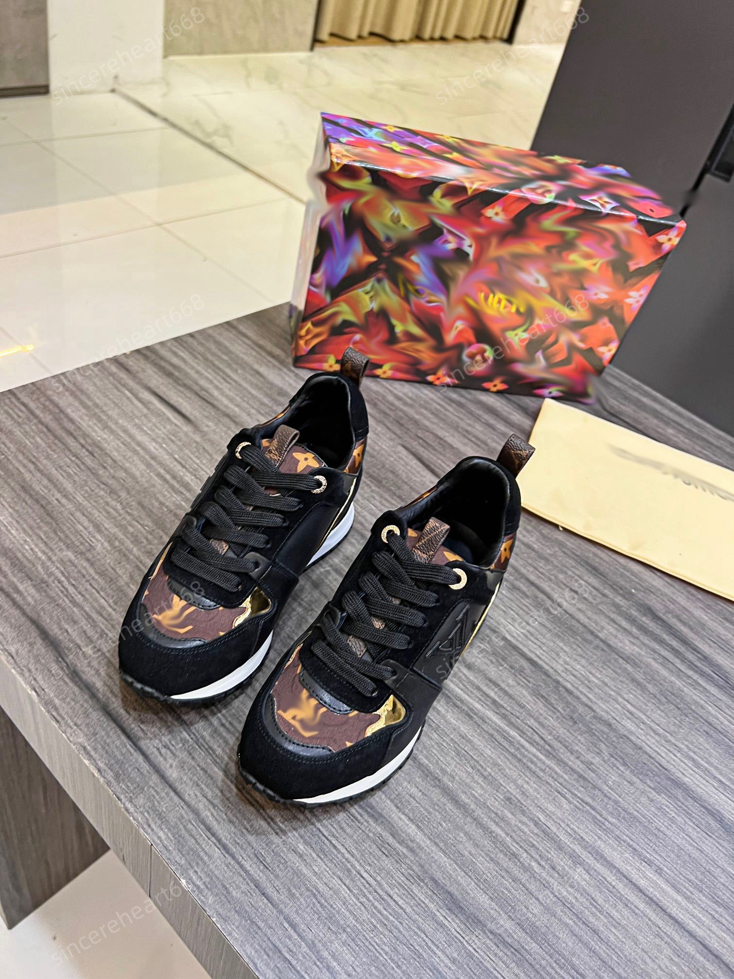 Couple Casual Shoe Man Designer Sneakers Woman Designers Sneaker Leather pool, This option does not ship
Couple Casual Shoe Man Designer Sneakers Woman Designers Sneaker Leather pool, This option does not ship