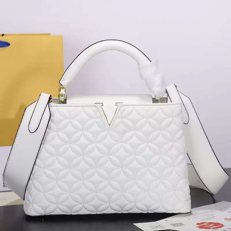 Cowhide Classic Capucines Handbag Tote Bag Embroidery Pattern Wide Shoulder Strap Crossbody Bags Solid Color Quality 27cm handbag purse 
Cowhide Classic Capucines Handbag Tote Bag Embroidery Pattern Wide Shoulder Strap Crossbody Bags Solid Color Quality 27cm handbag purse