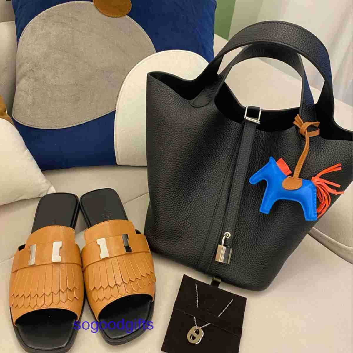 H Handbag Women's Designer Bags Genuine Leather Picotn Lock Handbags Tote Bag Bucket Bag New Fashionable Women's First Layer Pn Wkp1, Sky blue
H Handbag Women's Designer Bags Genuine Leather Picotn Lock Handbags Tote Bag Bucket Bag New Fashionable Women's First Layer Pn Wkp1, Sky blue