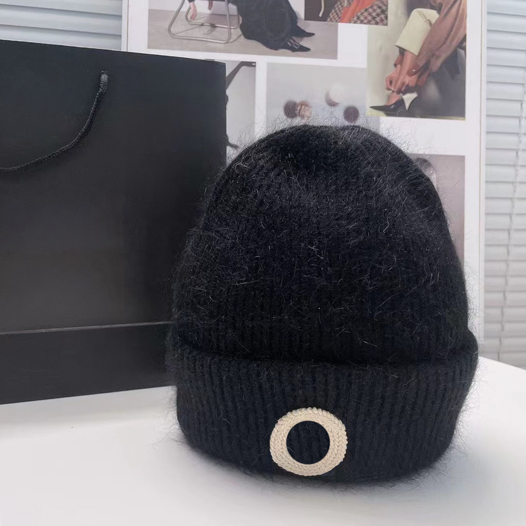 Designers Beanie Womens Winter Hat Wool Knitted Bonnet Beanies Outdoor Keep Warm Classic Black and White Women Hats
Designers Beanie Womens Winter Hat Wool Knitted Bonnet Beanies Outdoor Keep Warm Classic Black and White Women Hats