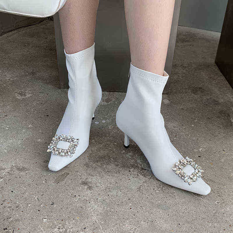 Designer Boots Fashion Women Ankle Black/white/silver Autumn Spring Short Booties Rhinestone Crystal Buckle Thin High Heels Back Zipper 220815
Designer Boots Fashion Women Ankle Black/white/silver Autumn Spring Short Booties Rhinestone Crystal Buckle Thin High Heels Back Zipper 220815