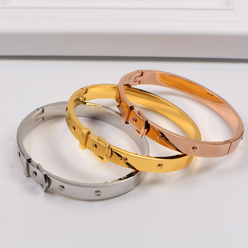 Luxury Fashion designer Jewelry Punk Stainless Steel Rivet Bangle Pyramid Rose Gold Bracelets lovers Bangles for Women
Luxury Fashion designer Jewelry Punk Stainless Steel Rivet Bangle Pyramid Rose Gold Bracelets lovers Bangles for Women