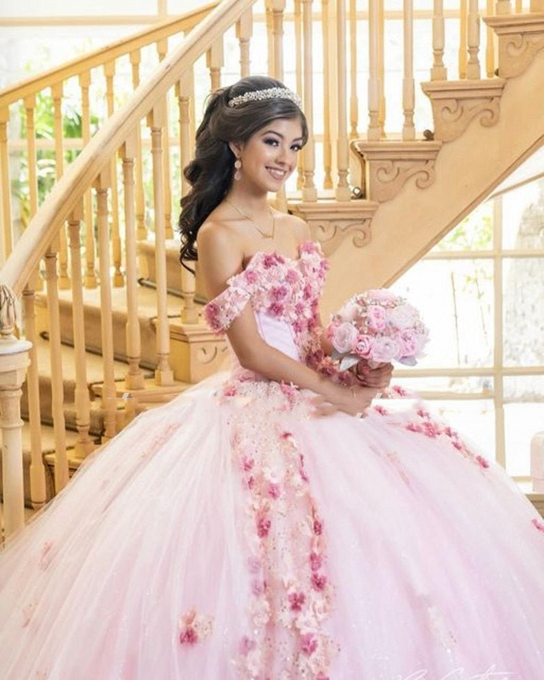 Rose Pink Flowers Prom Quinceanera Dresses Off the Shoulder Princess Sweet 15 Dress Court Train Lace-Up Floral Tulle Special Occasion Wear