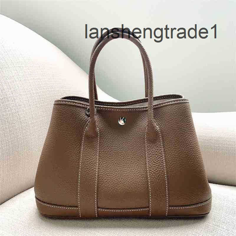 Designer Luxurys High Quality Bag Hemes Cowhide Berkin For Womens Handmade Wallet Fashion Letters H Togo Handbags Kely Purse Leather Black 25 35 The Totes Bags 32H4, Linen blue medium
Designer Luxurys High Quality Bag Hemes Cowhide Berkin For Womens Handmade Wallet Fashion Letters H Togo Handbags Kely Purse Leather Black 25 35 The Totes Bags 32H4, Linen blue medium