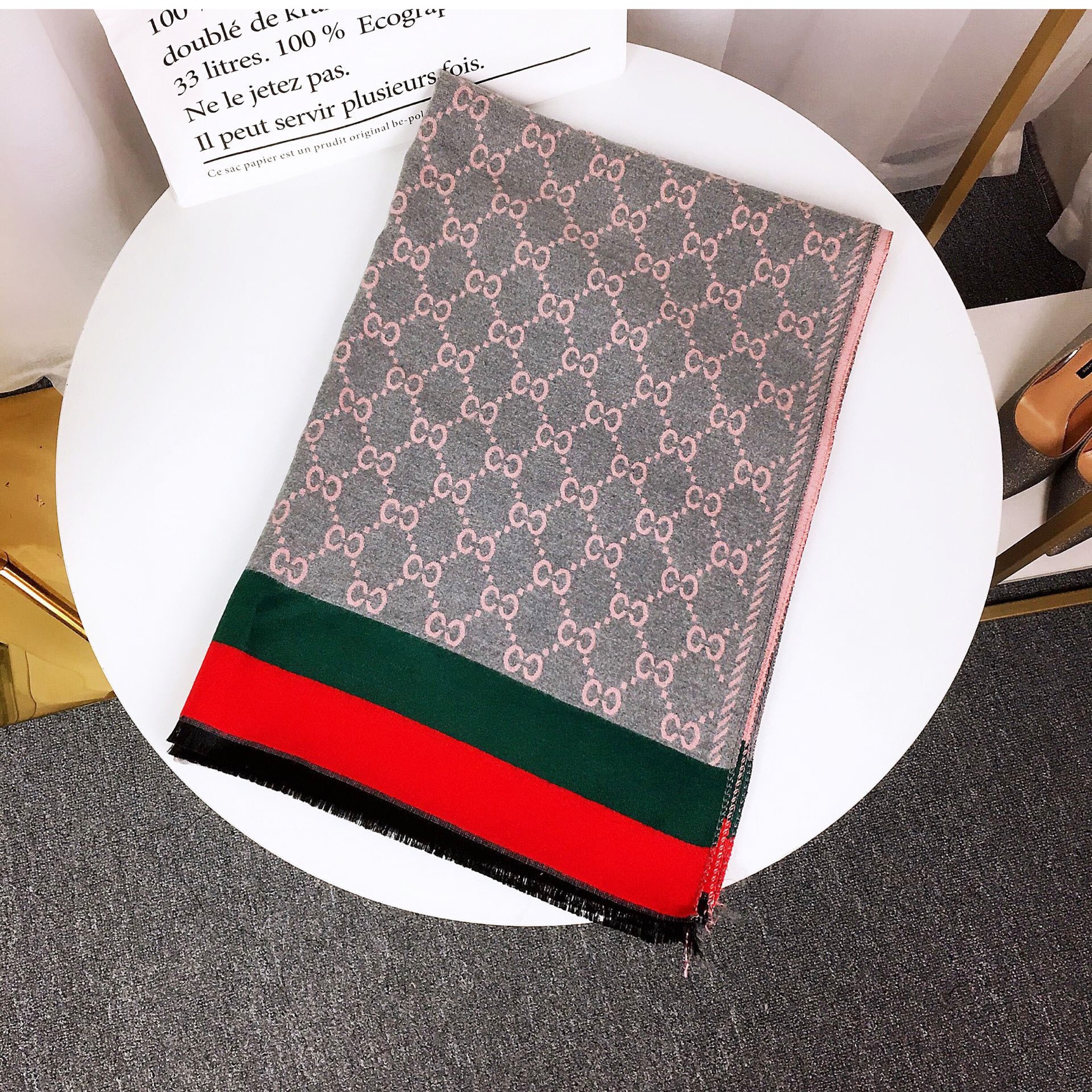 Big Size mens Women Printed embroidery Scarf Silk Winter Print Foulard Satin Square Head Scarves Women Luxury Designer Shawls
Big Size mens Women Printed embroidery Scarf Silk Winter Print Foulard Satin Square Head Scarves Women Luxury Designer Shawls