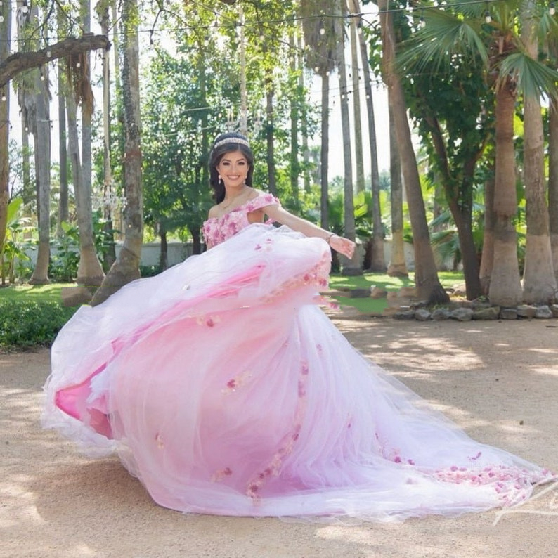 Rose Pink Flowers Prom Quinceanera Dresses Off the Shoulder Princess Sweet 15 Dress Court Train Lace-Up Floral Tulle Special Occasion Wear