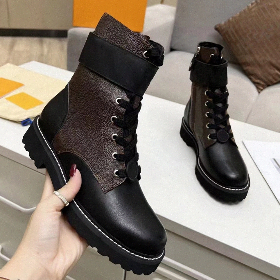 Luxury Woman Ankle Winter Designer Boots Martin Booties Premium 2022 New Premium Clasp Lace-up Low heel Branded Shoes Motorcycle Western Work & Safety Size 41 42, Contact customer service
Luxury Woman Ankle Winter Designer Boots Martin Booties Premium 2022 New Premium Clasp Lace-up Low heel Branded Shoes Motorcycle Western Work & Safety Size 41 42, Contact customer service