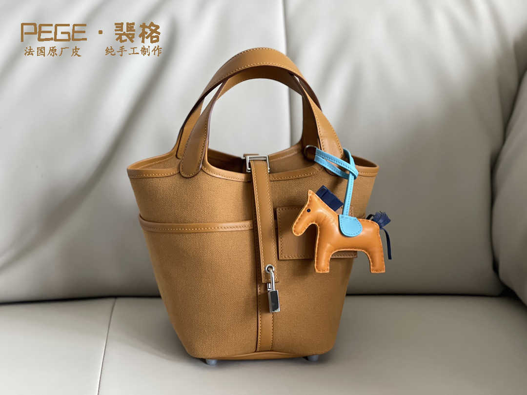 Leather Designer Bags Picotins Basket Lock Handbag Hemees Peige's Sews Bag with Full Hands Original Canvas Cowhide Cargo Bucket Cabbage Basket Women's, Cream white
Leather Designer Bags Picotins Basket Lock Handbag Hemees Peige's Sews Bag with Full Hands Original Canvas Cowhide Cargo Bucket Cabbage Basket Women's, Cream white